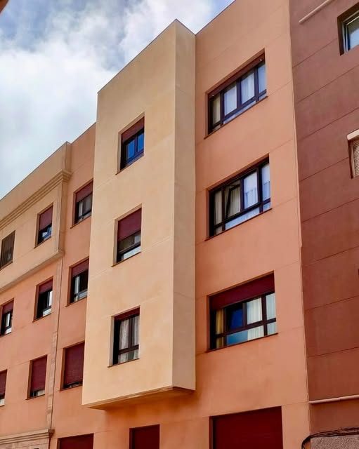 Fachada residencial acabada por CRIGARMO CANARIAS en Gran Canaria.
